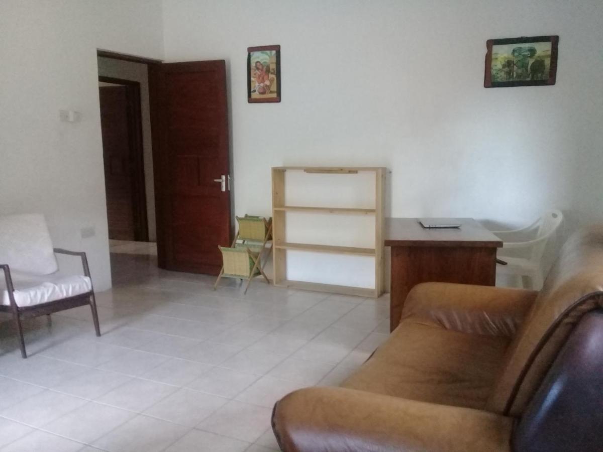 El Hope Lodge Dar es Salaam Buitenkant foto