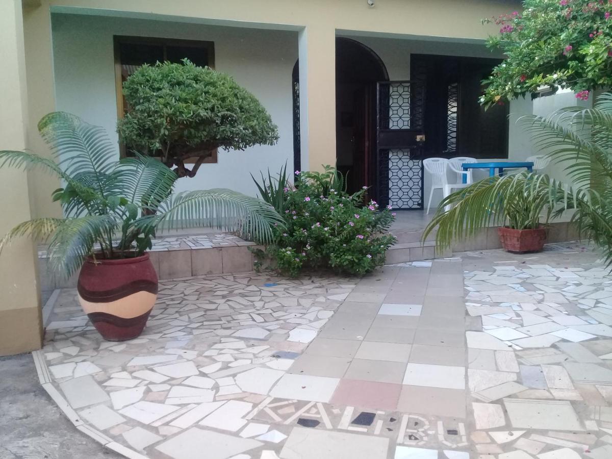El Hope Lodge Dar es Salaam Buitenkant foto